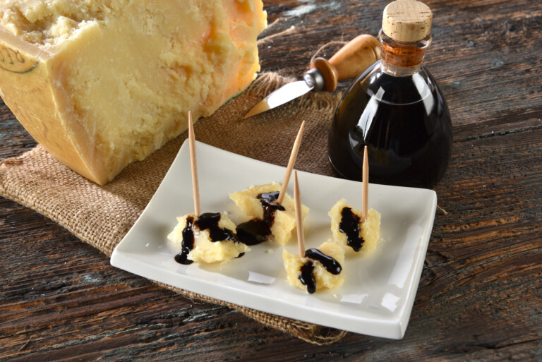 Delight,With,Balsamic,Vinegar,Of,Modena,And,Parmigiano,Reggiano,On