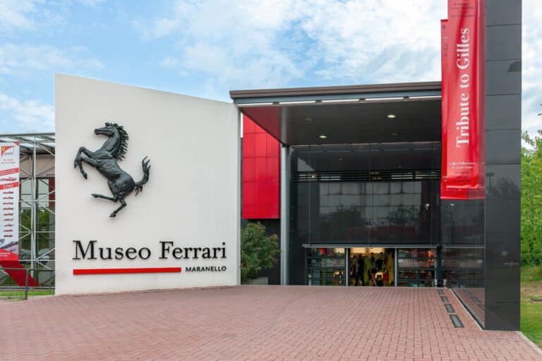 Modena,,Italy,-,July,23,,2012:,The,Main,Entrance,To